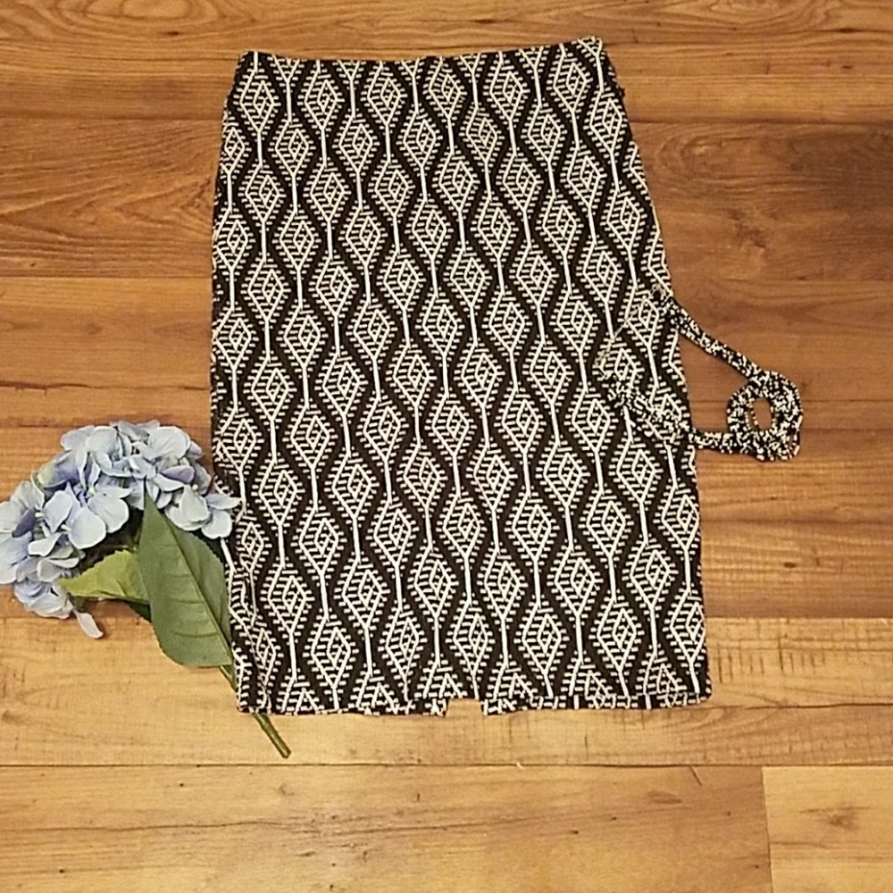 Sold Zara Geometric Print skirt